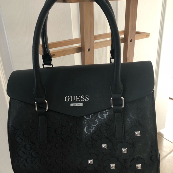 🛑SOLD🛑  Guess Handbag 👜 with strap - Picture 2 of 8